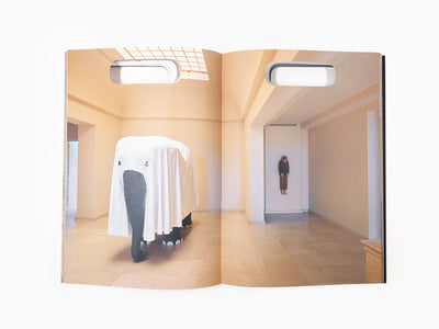 Maurizio Cattelan - Sussurro