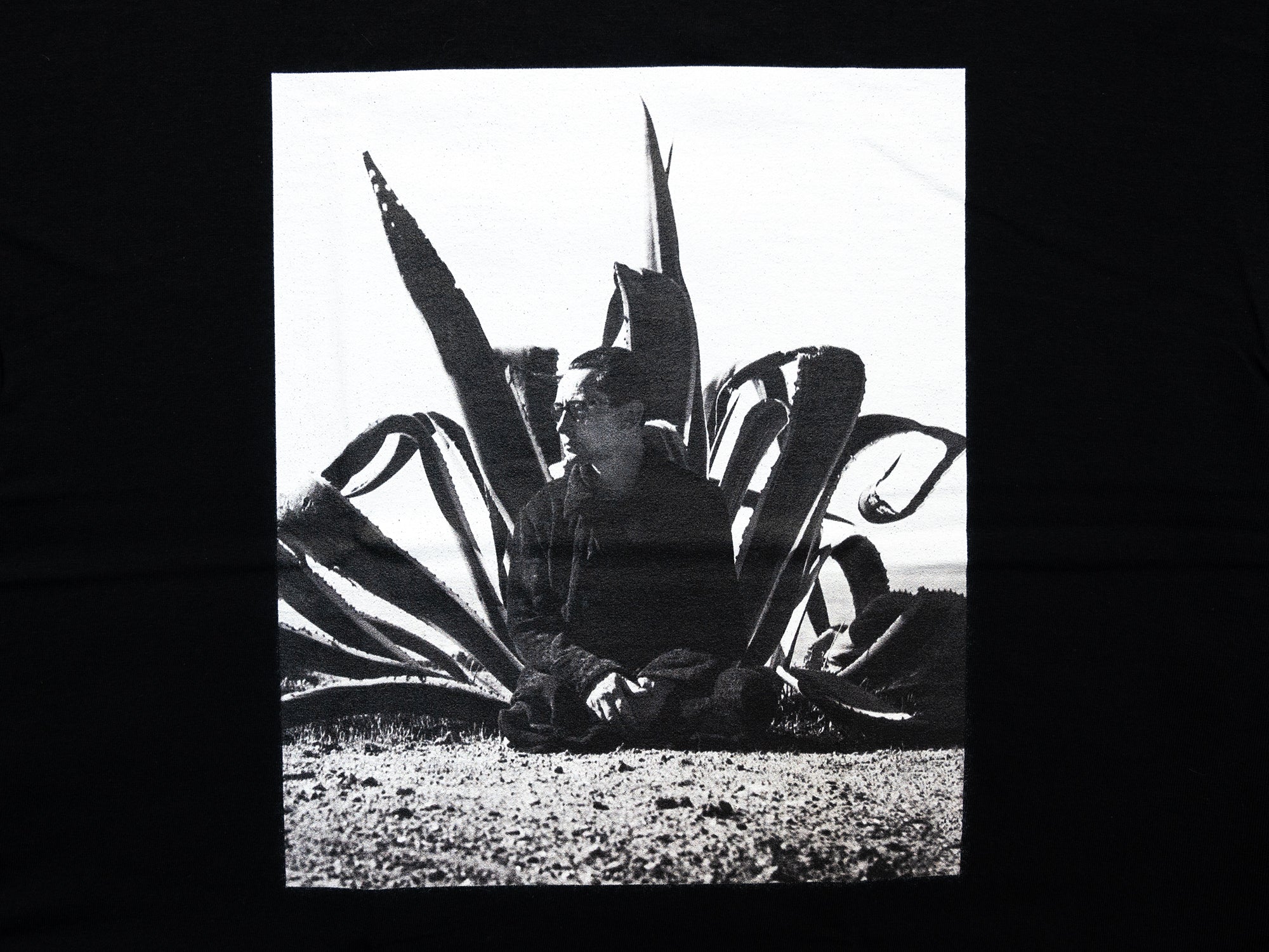 PERROTIN X FONDATION HARTUNG - "Portrait de H. Hartung à la Croix Valmer, 1953" T-shirt