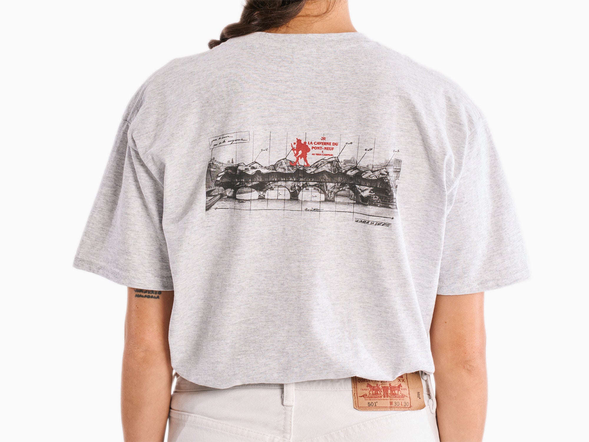 JR x Au Vieux Campeur - La Caverne du Pont-Neuf - T-shirt (Light Grey)