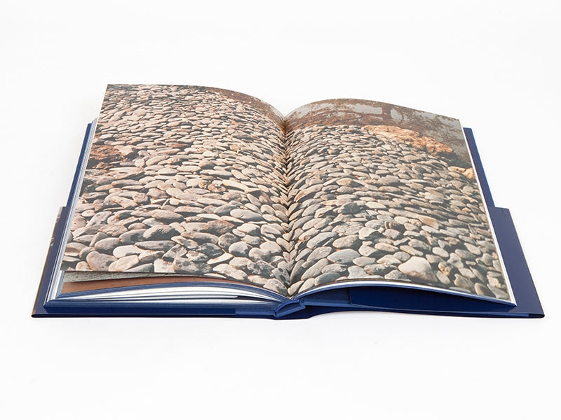 Pierre Soulages - Catalogue Perrotin (Soulages in Japan)