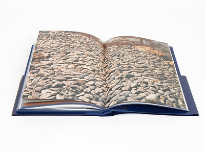 Pierre Soulages - Catalogue Perrotin (Soulages in Japan)