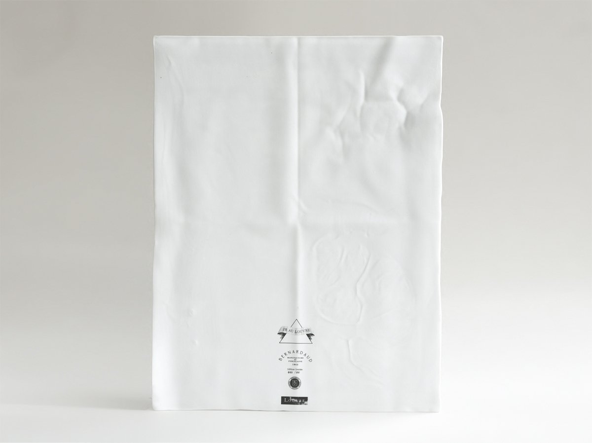 JR - JR au Louvre - Feuille pliée en porcelaine