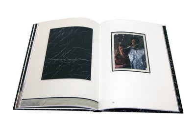 Gregor Hildebrandt - Saarlandmuseum - Sterne Streifen die Fluten