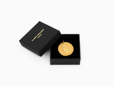 Claire Tabouret - Portraits with Curls Medal