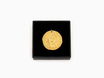 Claire Tabouret - Portraits with Curls Medal