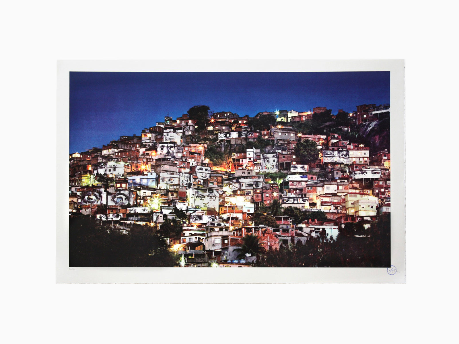 From The Archives: JR - 28 mm - « Women Are Heroes » - Action dans la favela de Morro da Providencia de Nuit, 2008