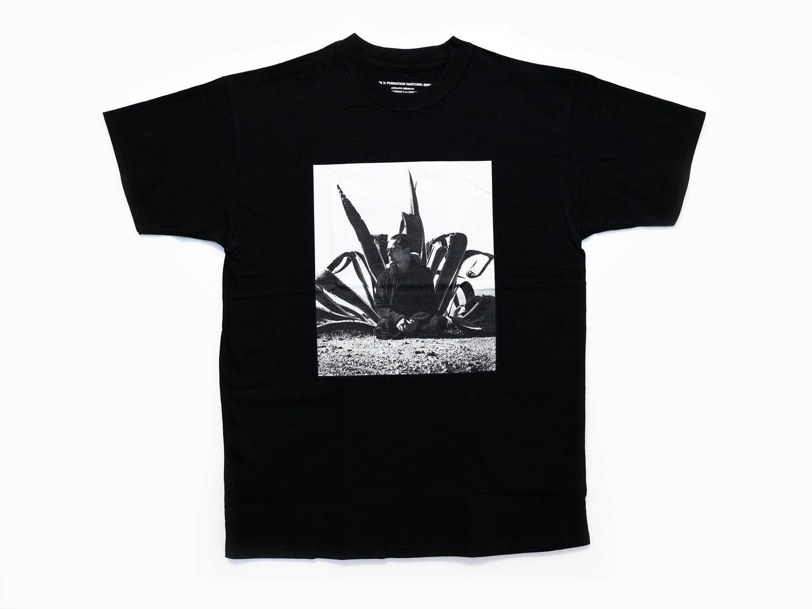 PERROTIN X FONDATION HARTUNG - "Portrait de H. Hartung à la Croix Valmer, 1953" T-shirt