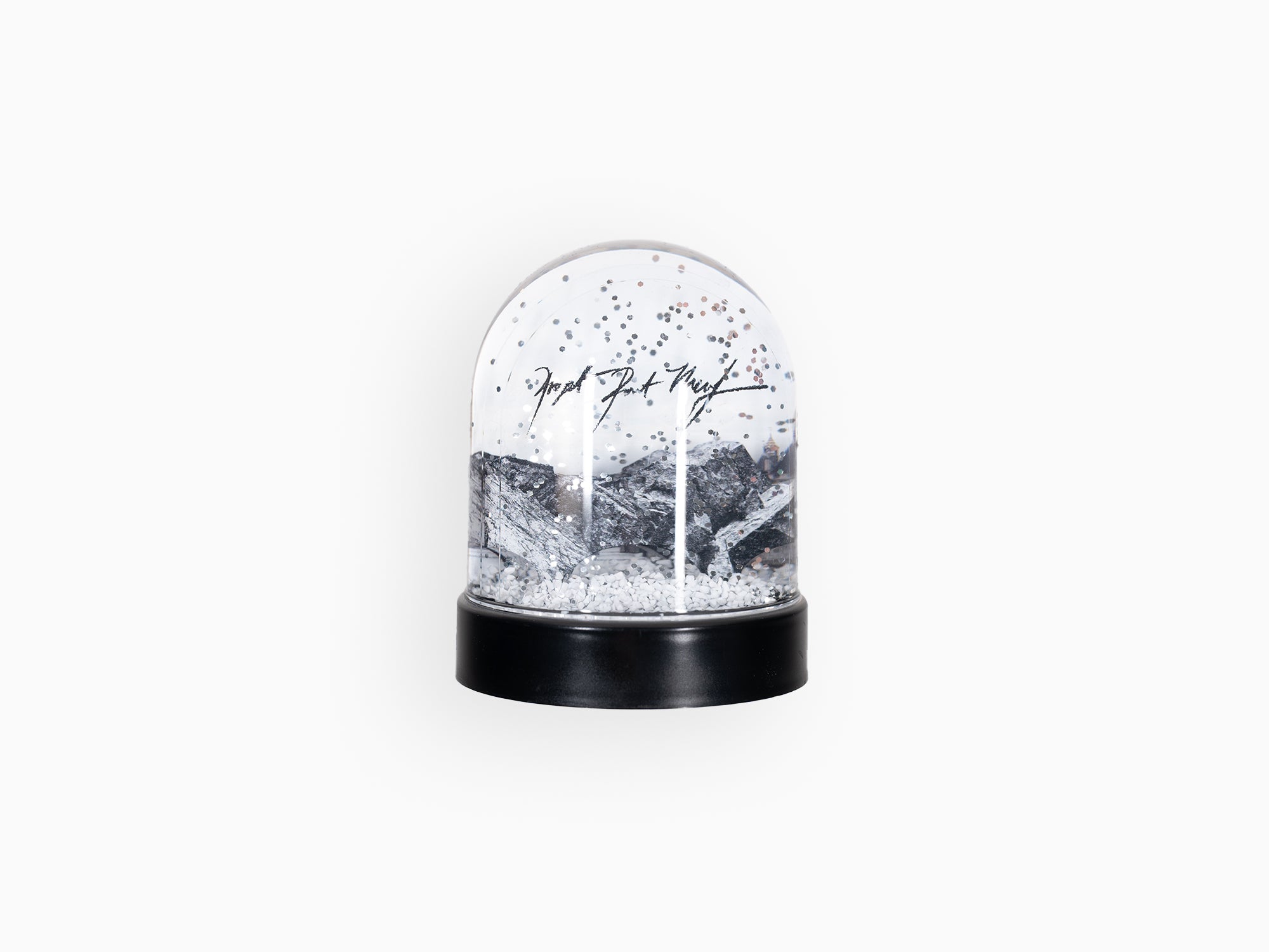JR - La Caverne du Pont-Neuf Snow Globe